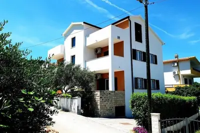 Image de Maison de vacances pour 20 personnes env. 200 qmà Slatine, Dalmatie (Centre de la Dalmatie)