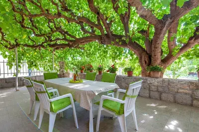 Image de Maison de vacances pour 5 personnes  + 1 enfant env. 180 qmà Podstrana, Dalmatie (Centre de la Dalmatie)