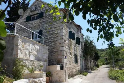 Image de Maison de vacances Lozisca pour 1 - 6 personnes avec 2 chambres Ă coucher - Maison de vacances
