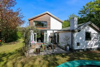 Duindoornweg 7 holiday home with large garden on unique spot