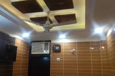 Image de Posh foreigners area, cream location, very safe for females, plush green area