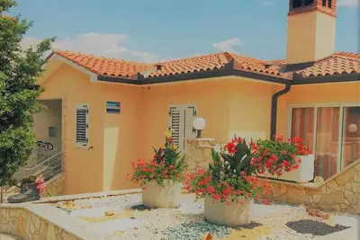 Image de Appartement de vacances Ravni pour 1 - 4 personnes avec 2 chambres Ă coucher - Maison de vacances