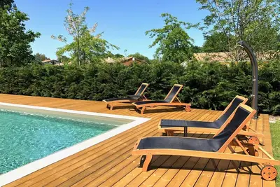 Single storey villa on the Atlantic coast with heated pool and jacuzzi