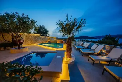 Image de Maison de vacances Ražanj pour 1 - 18 personnes avec 9 chambres à coucher - Maison mitoyenne