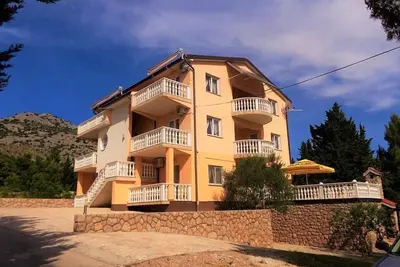 Image de Appartement de vacances Starigrad Paklenica pour 1 - 5 personnes avec 1 chambre à coucher - Logement