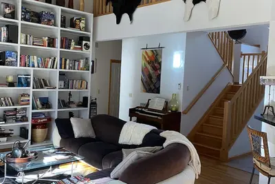 Image de Beautiful, Modern, Designer'S House On Large Property In  Woody Gated Community