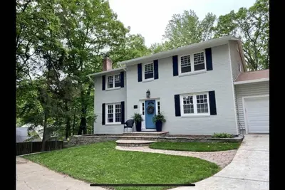Image de Spacious 1 Br Modern Basement Suite near Gmu w/private entry - Updated Amenities