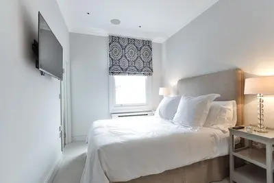 Image de Beautiful Kings Road Gem - 2 bedroom / 2. 5bathroom