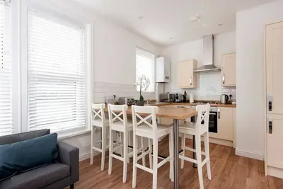 Image de Francis Heights - Modern and bright 2 bedroom 1 bathroom 1st floor apartment