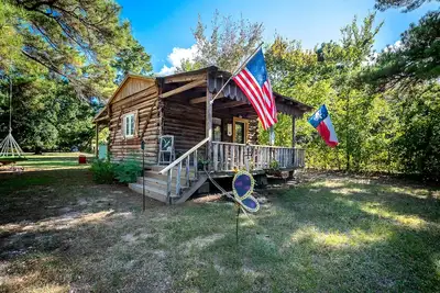 Image de Log Cabin - Tiny House on acreage