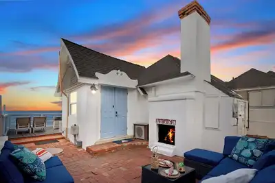 Single Family Beachfront Home with a Spa P2031-0