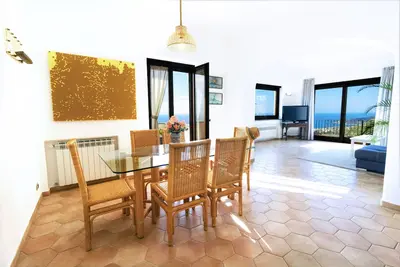 Image de Tramonto: exclusive and panoramic apartment with sea-sunset view in Ischia