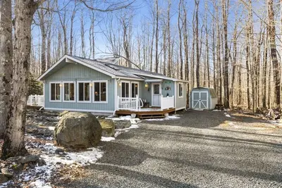 Image de Pocono Paradise Getaway with Hot Tub