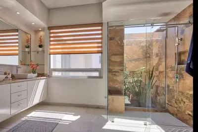 Image de Brand new 3 bed/3bath home in the heart of Ensenada!