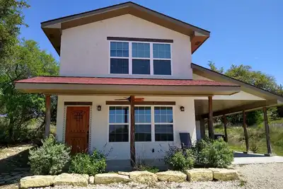 Image de Antler Guesthouse, stunning views, not affected by flooding seen in other towns!