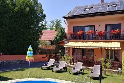 Image de Appartement de vacances Balatonföldvár pour 1 - 9 personnes avec 4 chambres à coucher - Logement de