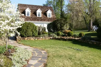 Cozy Suite on Historic Property - Explore Nearby Vineyards and Wineries