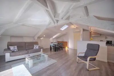 Image de Appartement de type loft, au calme, à Cannes