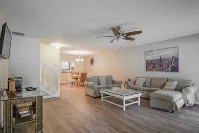 Image de Charmant 2bdr 2ba Towhouse à Conyers