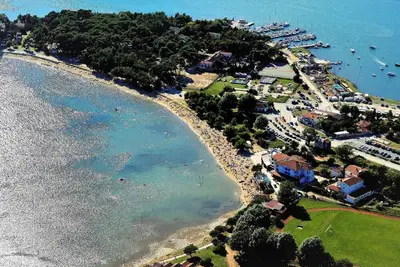 Image de Appartement de vacances pour 5 personnes  + 1 enfant env. 70 qmà Medulin, Istrie (Côte sud de l'Istrie)