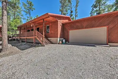 Image de Wooded Ruidoso Hideaway w/ Deck: Ski, Hike & Golf!