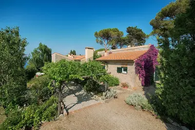 Image de Beautiful villa with private pool and luxurious garden