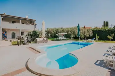 Image de Maison de vacances Buje pour 1 - 10 personnes avec 4 chambres à coucher - Maison mitoyenne