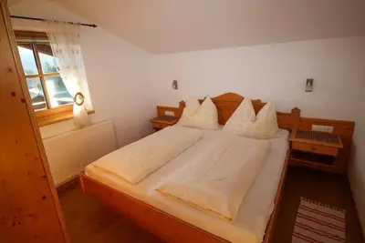 Image de Apartment A (2-4 persons/2 bedrooms) - Ferienwohnungen Kleinhoech