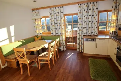 Image de Apartment B (2-6 persons/2-3 bedrooms) - Ferienwohnungen Kleinhoech
