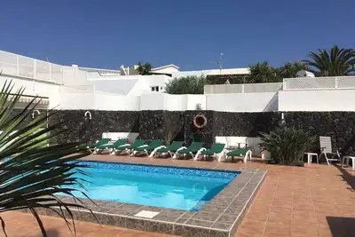 Image de Maison de vacances Costa Teguise pour 2 - 8 personnes avec 4 chambres à coucher - Maison de vacances