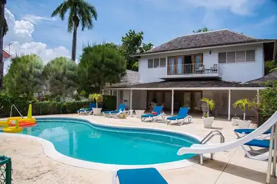 Image de Sencillo Beach Access Villa in Mammee Bay Estate