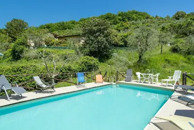 Image de Merveilleuse maison de vacances privée pour 6 personnes avec piscine privée et parking