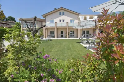 Image de Daisy | Garda Bloom Holiday Apartments at Lake Garda