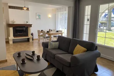Image de Agréable appartement T3 avec jardin, au rez de chaussée d'une maison en pierre, offrant 2. . .