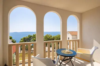 Image de Appartement de vacances pour 4 personnes env. 65 qmà Marušici, Dalmatie (Centre de la Dalmatie)