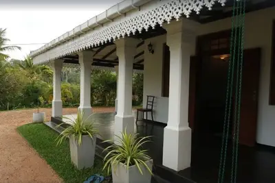Image de The Well House Ă Hikkaduwa, pour 6 personnes, 3 chambres, 3 salles de bain