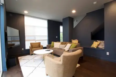 Image de Walkable Old Town Scottsdale, Heated Poolside Mid Century Condo.