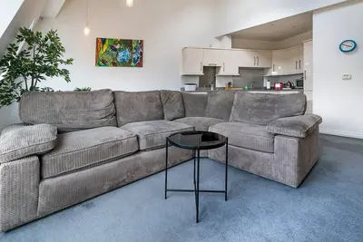 Image de Pass the Keys | Stunning 2br Penthouse Loft in Cathedral Quarter