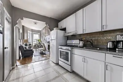 Image de Marvelous 3 Bedroom Apartment / Perfect Location