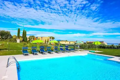 Image de Appartement de vacances Moniga del Garda pour 1 - 6 personnes avec 3 chambres à coucher - Appartemen