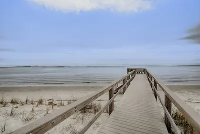 Image de Waterfront island getaway with balcony, pool, tennis, & easy beach access