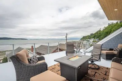 Image de Ac, kayaks, rooftop deck with fire pit, boat launch and incredible views!