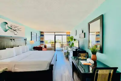 Image de Completely Renovated~Landmark Resort Ocean View King Suite 1407