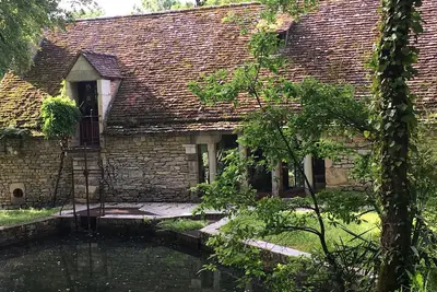 Image de Le superbe moulin du Château Lagrézette du XVème, un havre de paix et de tranquillité dans un cadre sublime