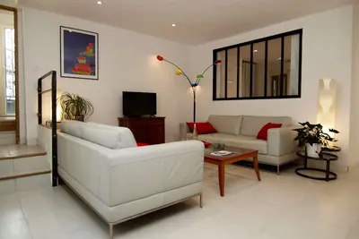 Image de Exceptionnel : Appartement au calme à 600m du Coeur Historique ( 73m2-4 pers. )