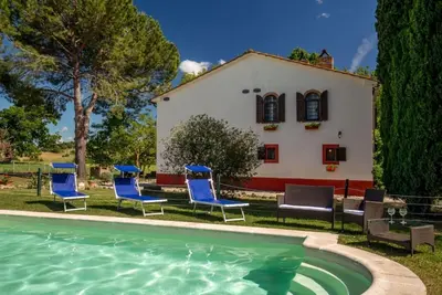 Image de Enchanting Casale for 14 in Tuscany