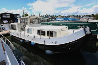 Bateau fluvial avec terrasse à quai ou option navigation Sans Permis