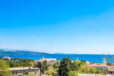 Image de Appartement de vacances Krk (Stadt) pour 1 - 8 personnes avec 4 chambres à coucher - Maison mitoyenn