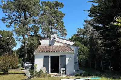 Image de Maison 4/6 pers, 3 chambres, grande piscine chauffée - Surf & plage 5mn à pied