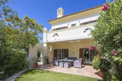 Image de Beautiful villa with garden and Jacuzzi in stunning location